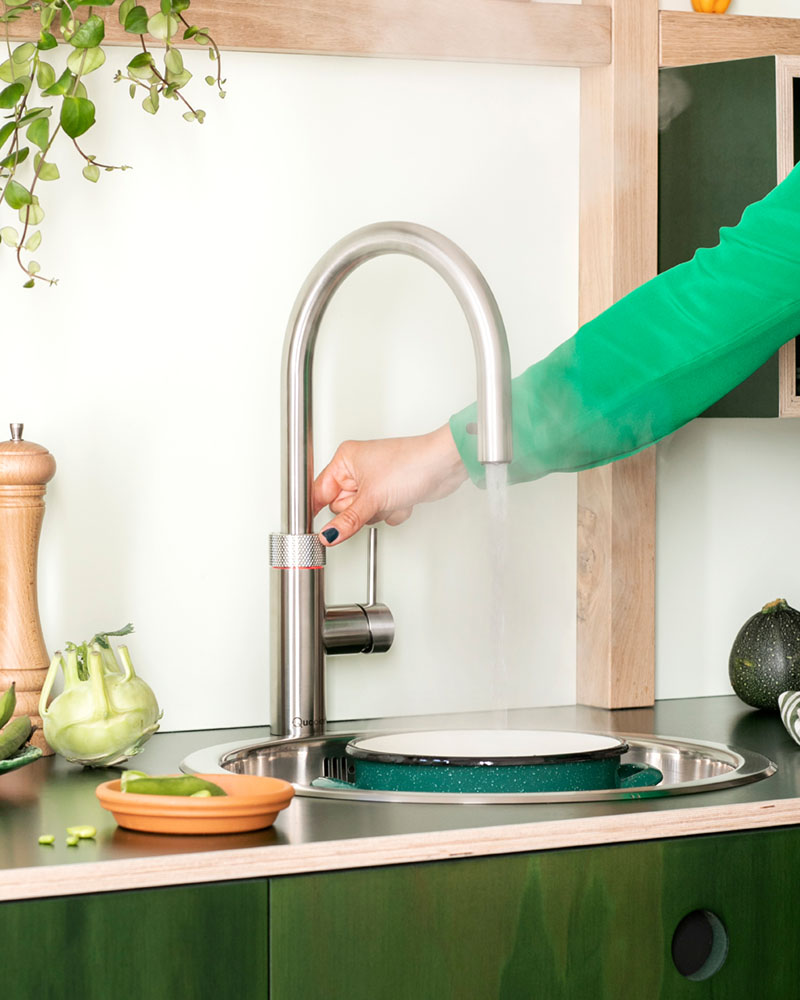 Der Quooker Wasserhahn liefert kochendes Wasser Der Quooker Wasserhahn liefert kochendes Wasser